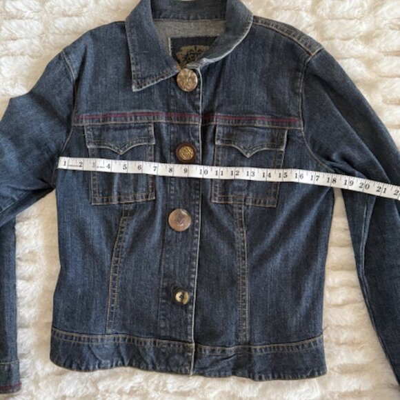 Cabi Jean Jacket with Stretch! Adorable Buttons Size Medium - Picture 6 of 9
